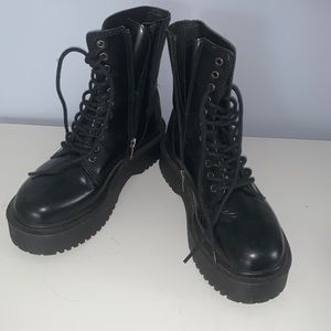 Never worn beautiful Jeffrey Campbell black boots size 9 amazing condition
